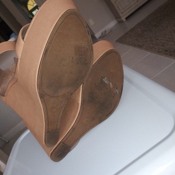 Breckelles Platform Wedges 7 Beige Pump Heels - Picture 5 of 9